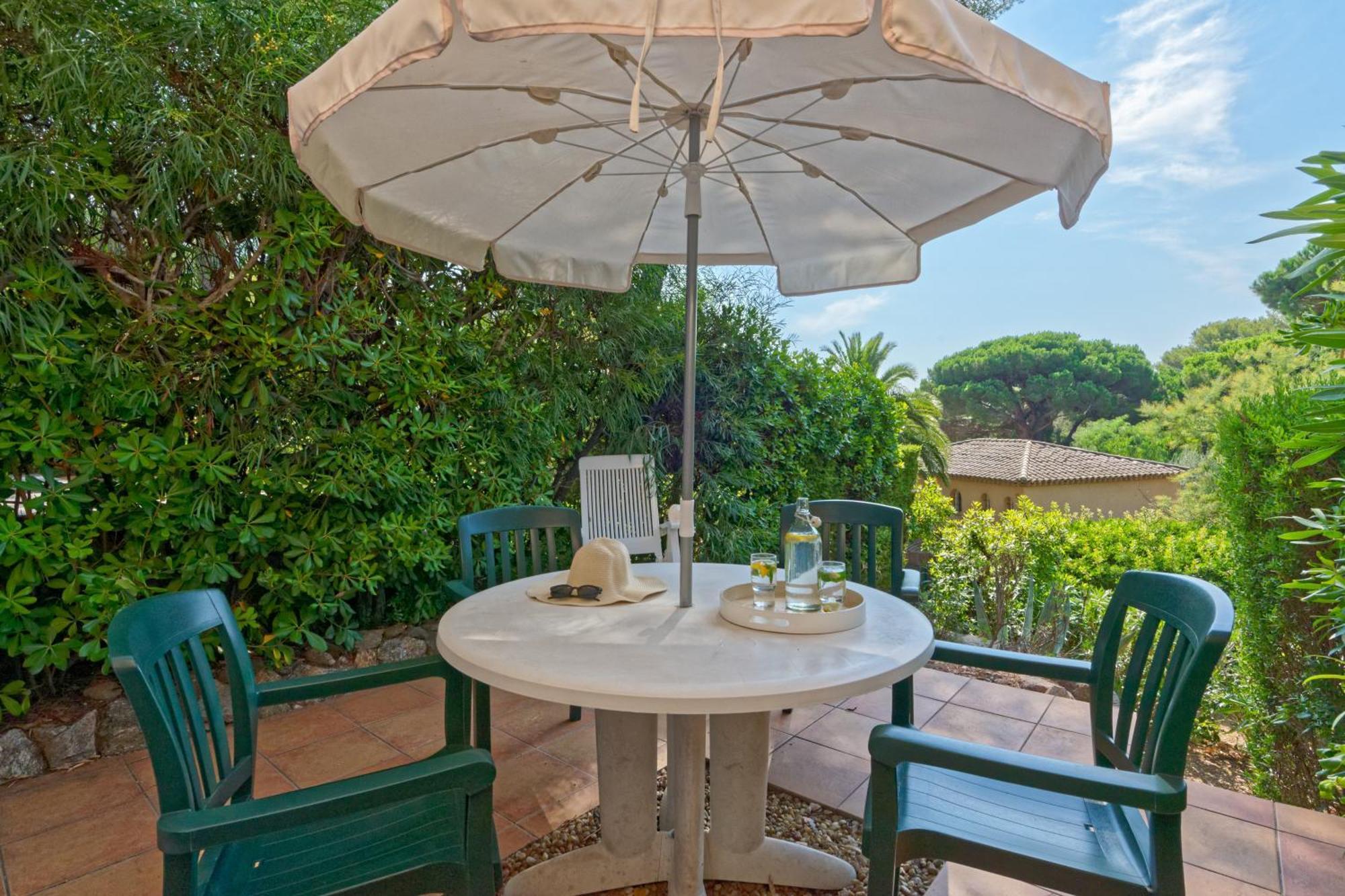 Residence Partenaire Le Domaine De Garlande Cavalaire-sur-Mer Bagian luar foto