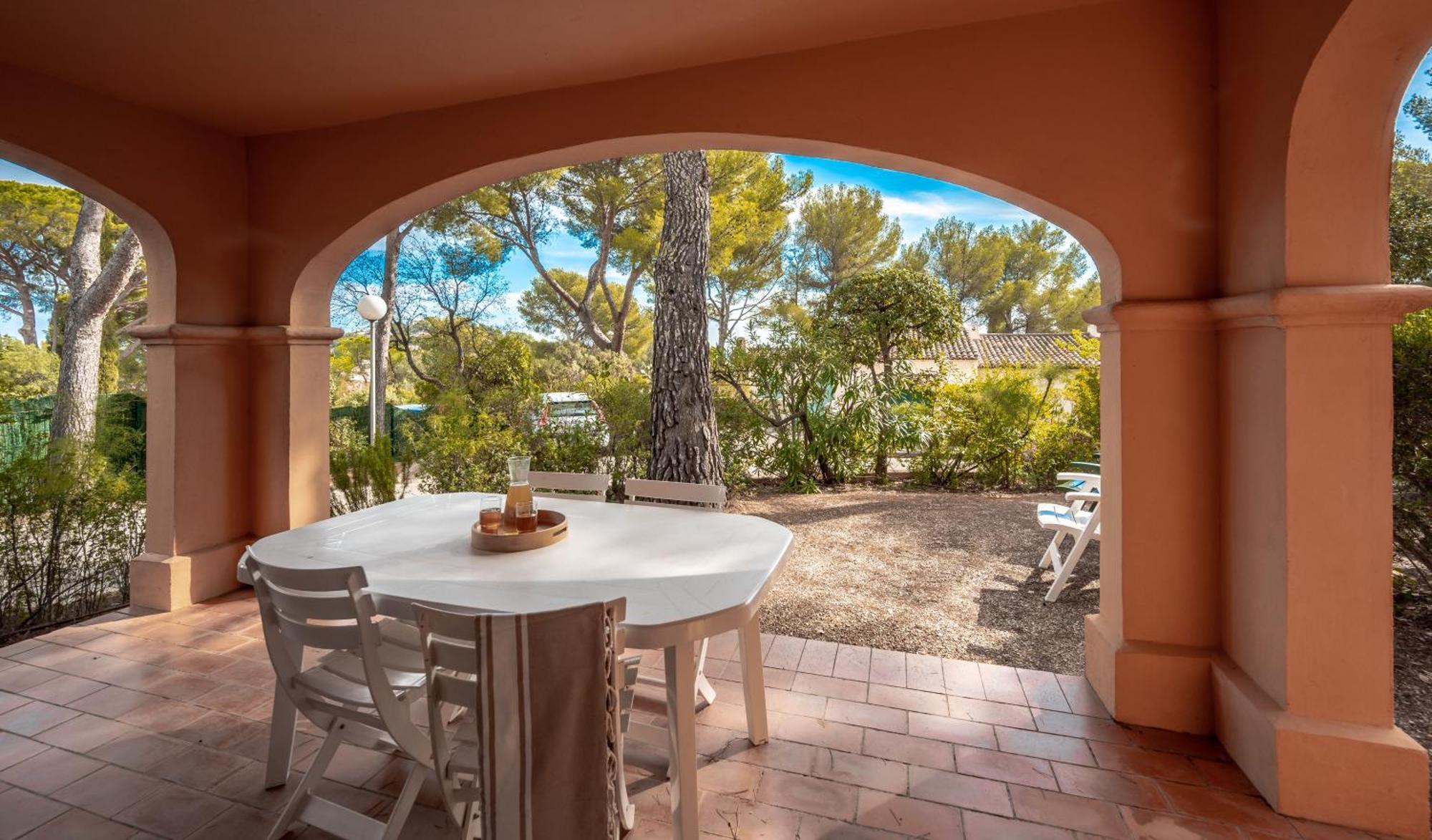 Residence Partenaire Le Domaine De Garlande Cavalaire-sur-Mer Bagian luar foto