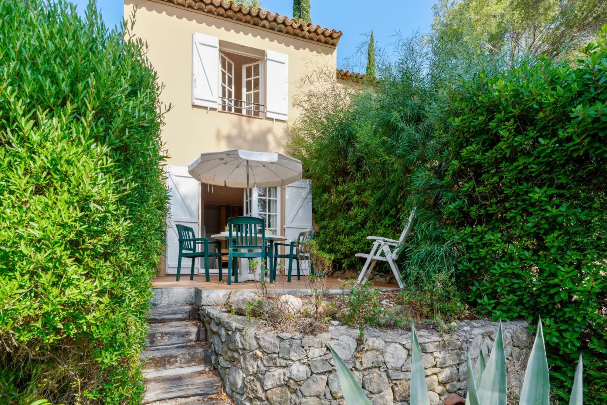 Residence Partenaire Le Domaine De Garlande Cavalaire-sur-Mer Bagian luar foto