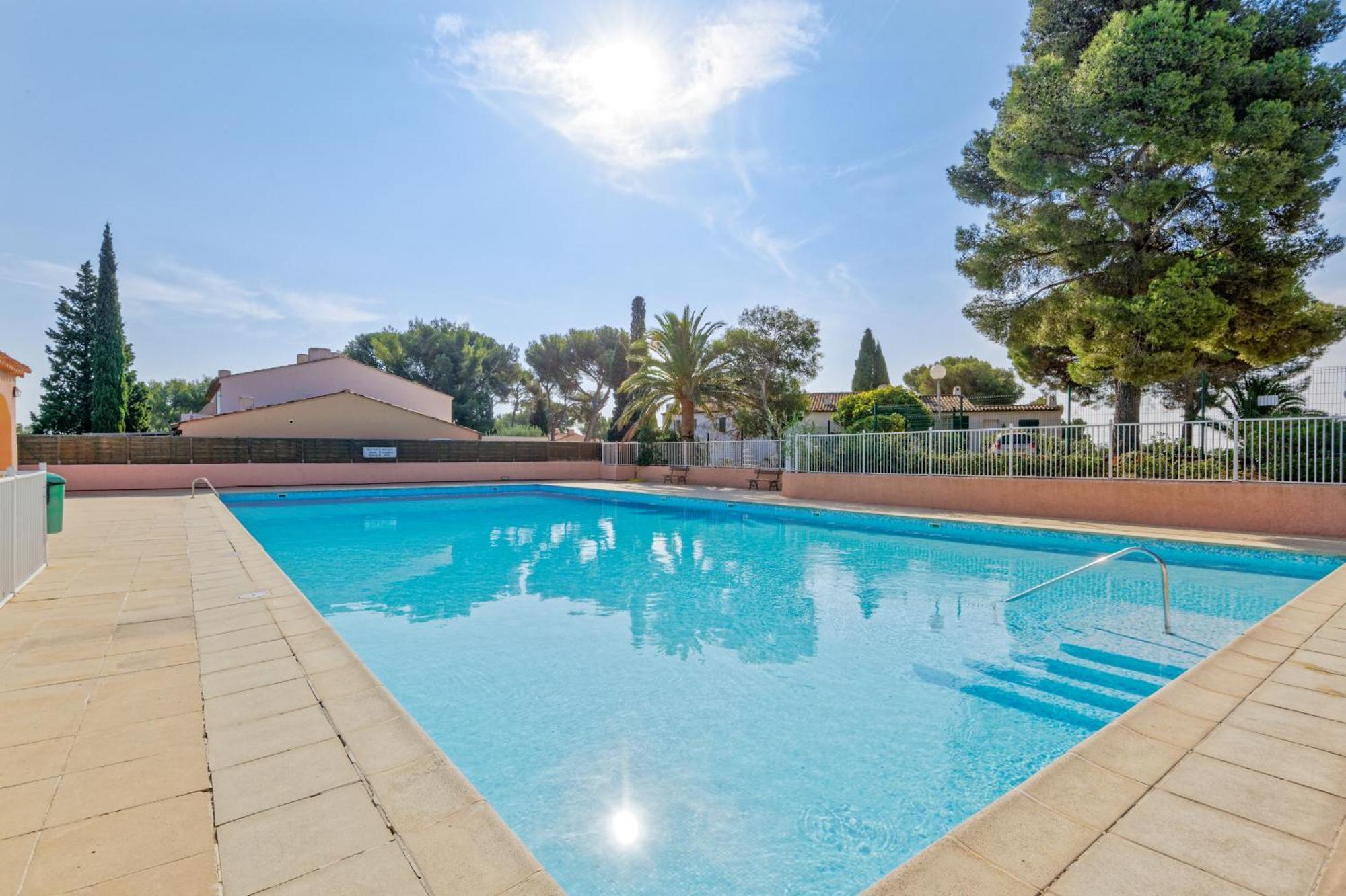 Residence Partenaire Le Domaine De Garlande Cavalaire-sur-Mer Bagian luar foto
