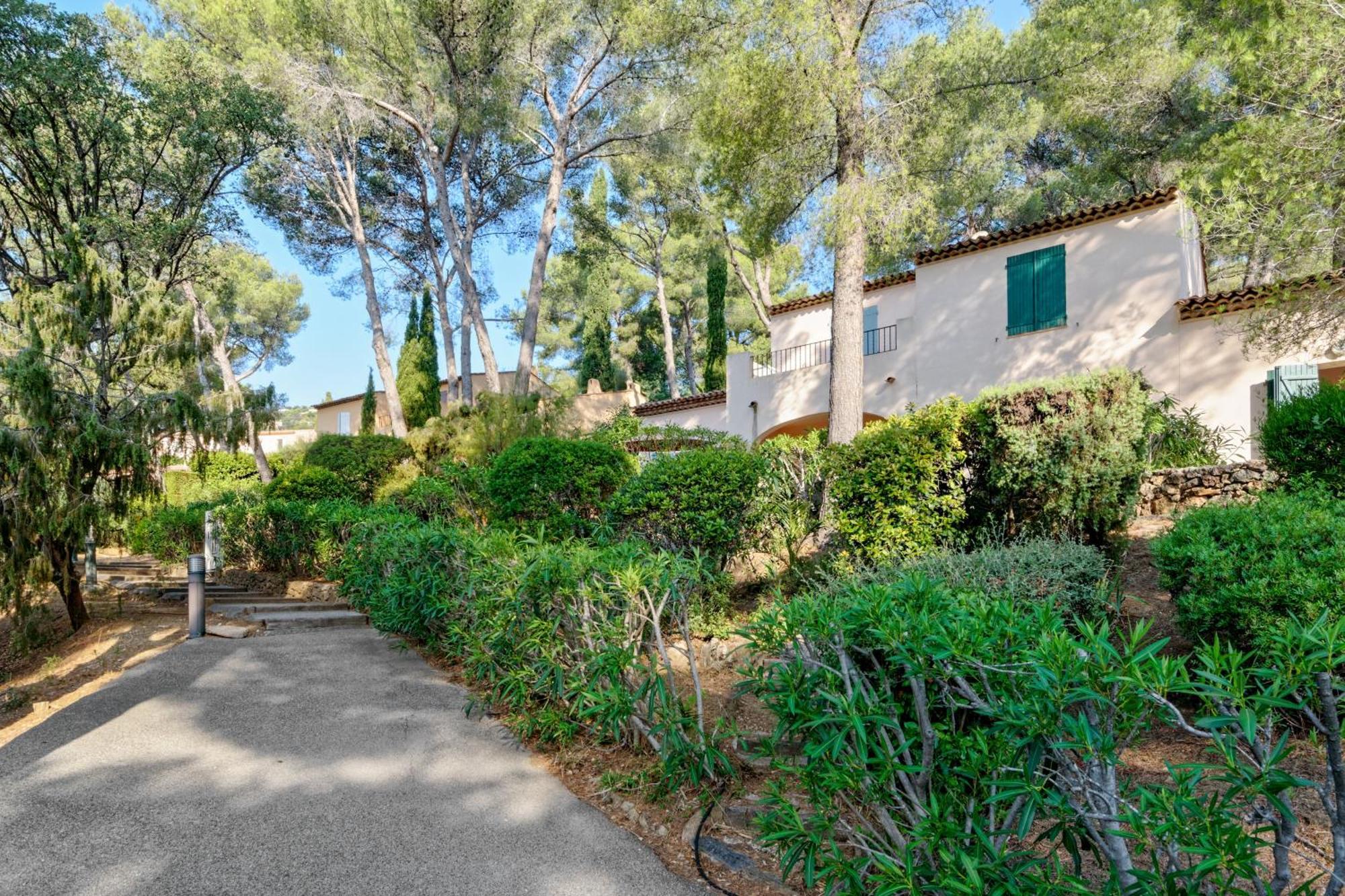 Residence Partenaire Le Domaine De Garlande Cavalaire-sur-Mer Bagian luar foto