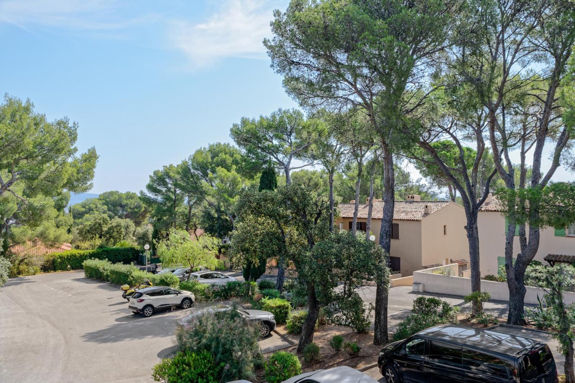 Residence Partenaire Le Domaine De Garlande Cavalaire-sur-Mer Bagian luar foto