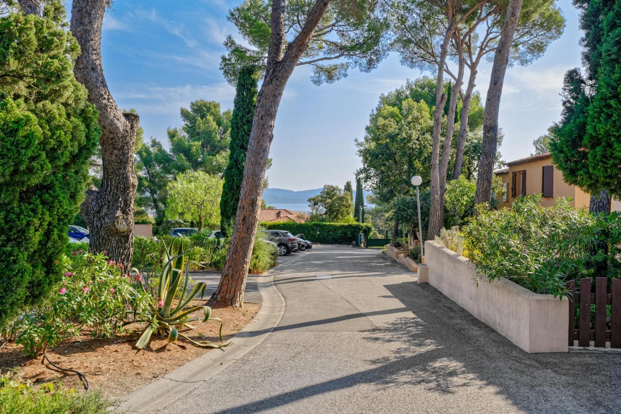 Residence Partenaire Le Domaine De Garlande Cavalaire-sur-Mer Bagian luar foto
