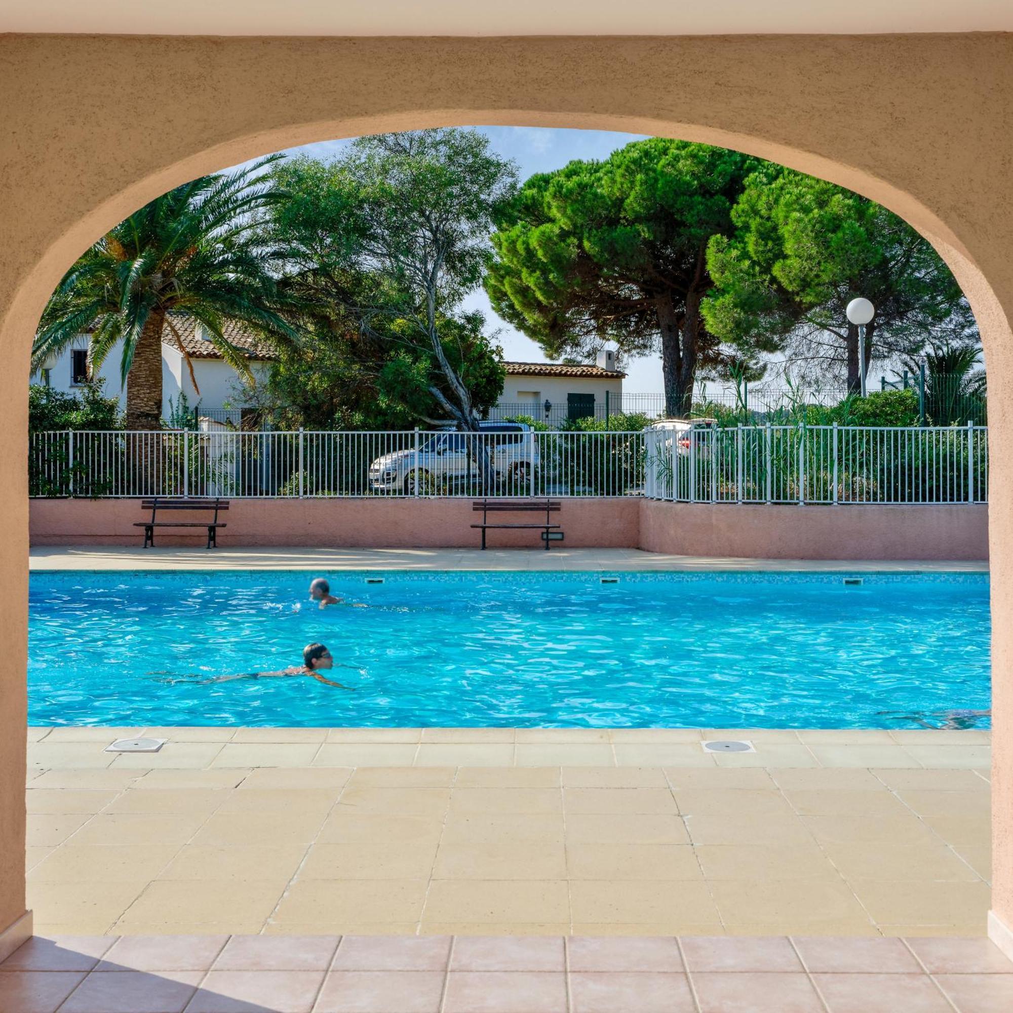 Residence Partenaire Le Domaine De Garlande Cavalaire-sur-Mer Bagian luar foto